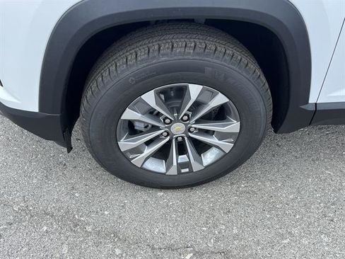 New 2026 Chevrolet Equinox LT w/ Convenience Package II image 10