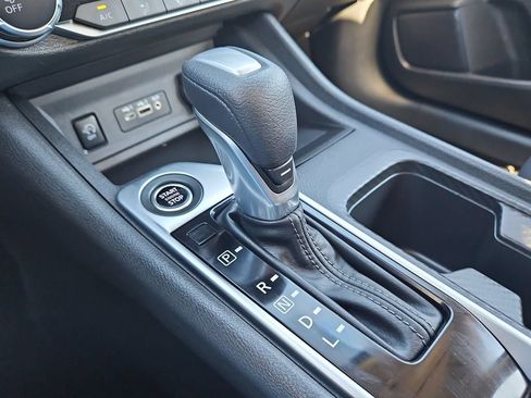 Used 2025 Nissan Sentra SV FWD image 20