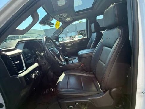 Used 2023 GMC Sierra 1500 Denali w/ Denali Reserve Package AWD/4WD image 13