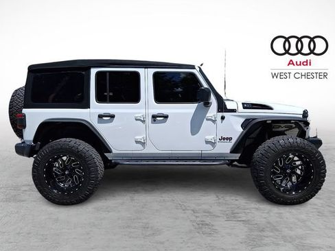 Used 2023 Jeep Wrangler Unlimited Rubicon w/ LED Lighting Group AWD/4WD image 7