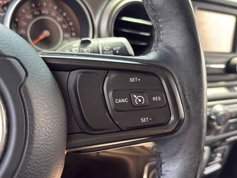 Used 2018 Jeep Wrangler Sport AWD/4WD image 13