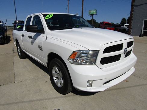 Used 2019 RAM 1500 Express AWD/4WD image 2