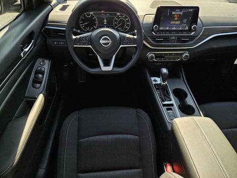 New 2025 Nissan Altima 2.5 SV image 11