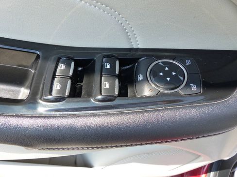 Used 2018 Ford Edge Titanium w/ Equipment Group 301A AWD/4WD image 22