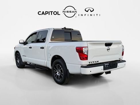 Used 2022 Nissan Titan SV w/ Accessory Utility Package image 7