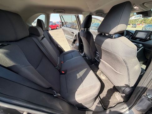 Used 2022 Toyota RAV4 LE image 27