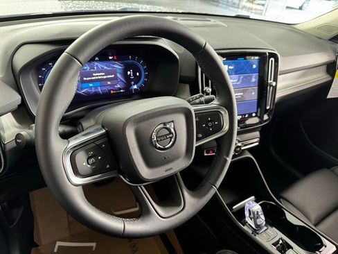 New 2025 Volvo XC40 B5 Ultra w/ Protection Package Premier image 10