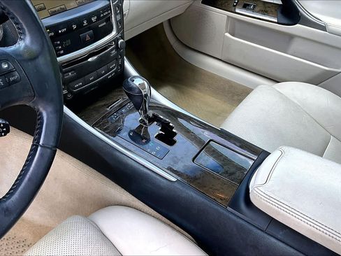 Used 2010 Lexus IS 350C RWD image 15