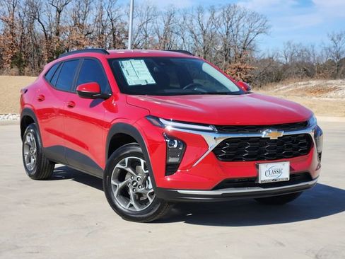 New 2026 Chevrolet Trax LT w/ Driver Confidence Package FWD image 1