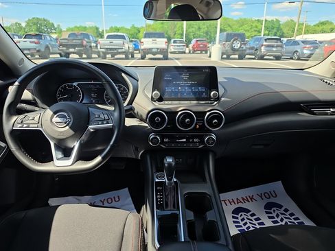 Used 2025 Nissan Sentra SR FWD image 18