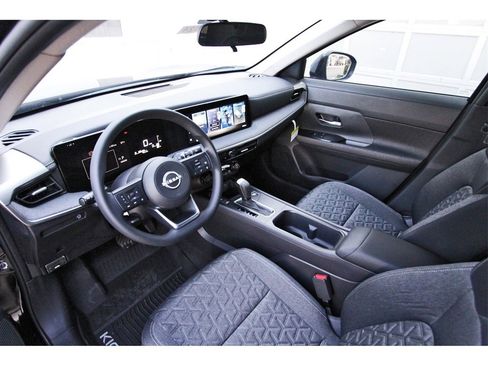 New 2026 Nissan Kicks SV image 12