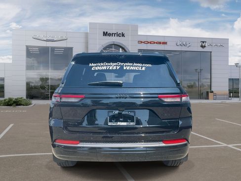Used 2026 Jeep Grand Cherokee Limited AWD/4WD image 7