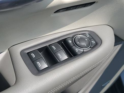 Certified 2019 Cadillac XT5 Luxury FWD image 16