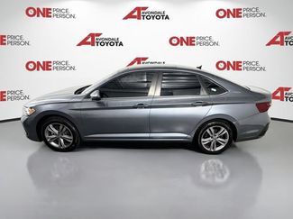 Used 2023 Volkswagen Jetta SE w/ Panoramic Sunroof Package FWD video 4