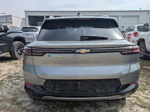 Used 2025 Chevrolet Equinox EV LT w/ Convenience Package image 3