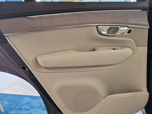 New 2026 Volvo XC90 T8 Ultra w/ Protection Package Premier AWD/4WD image 15