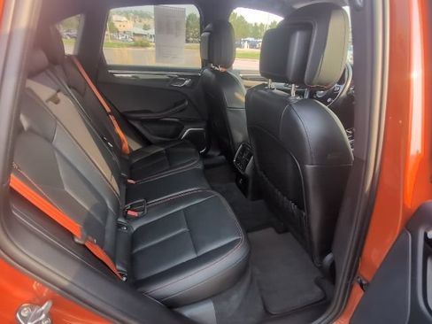 Used 2023 Porsche Macan AWD/4WD image 29