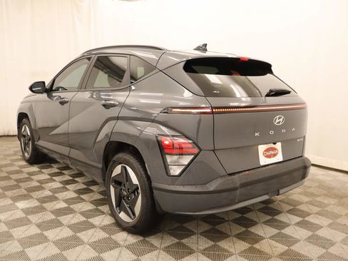 Used 2025 Hyundai Kona SEL image 3