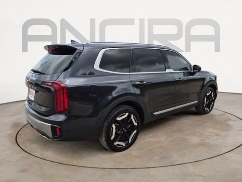 Used 2025 Kia Telluride S FWD image 10