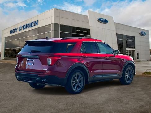 Certified 2023 Ford Explorer XLT w/ Equipment Group 202A AWD/4WD image 5