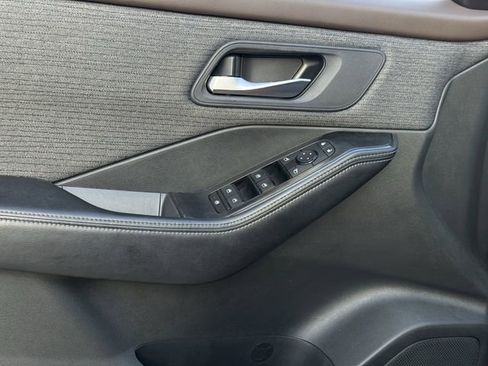 Used 2023 Nissan Rogue SV image 23