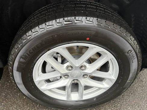 New 2025 Jeep Grand Cherokee Laredo X w/ Luxury Tech Group I image 22