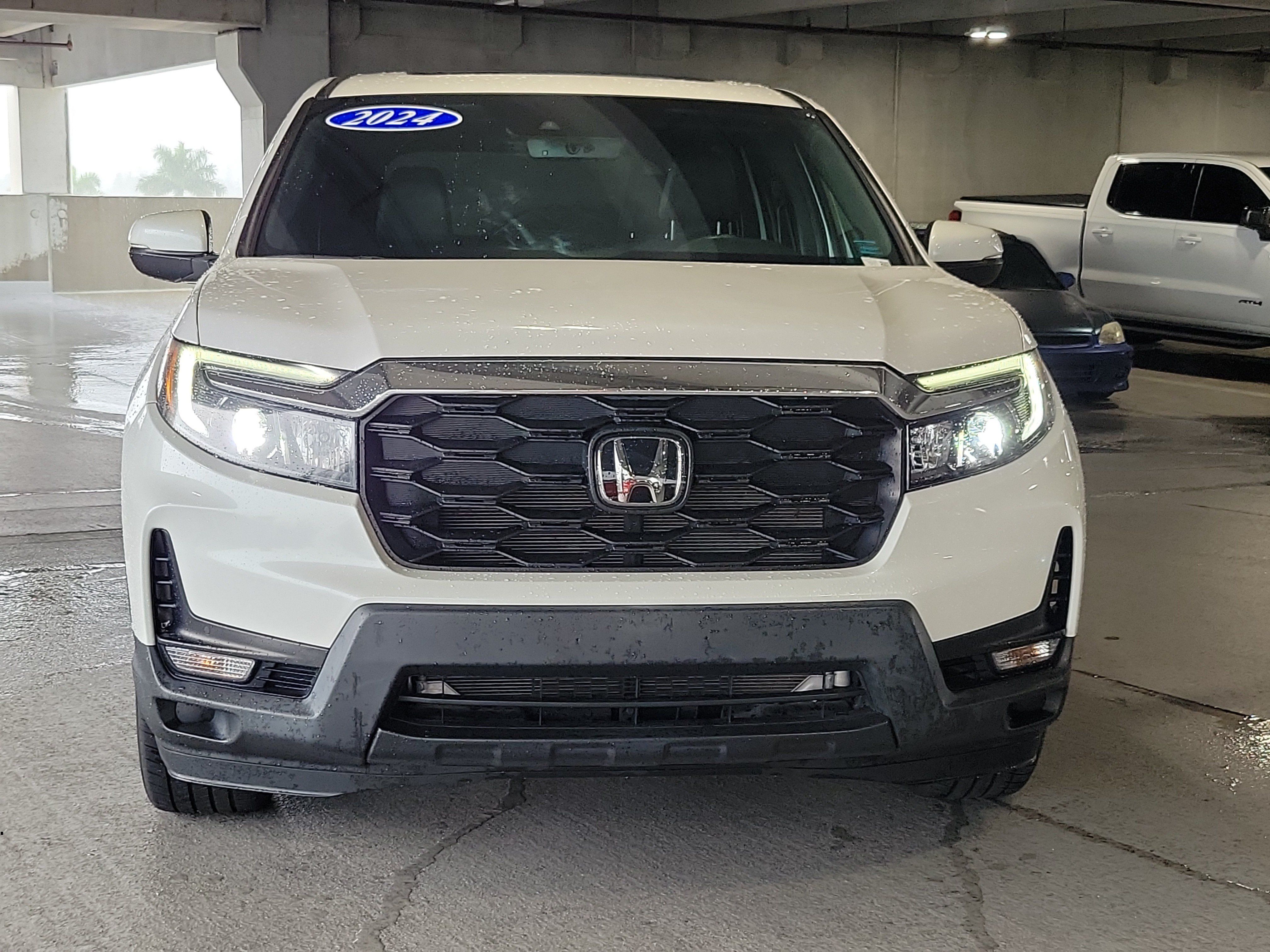 Used 2024 Honda Passport EX-L image 2