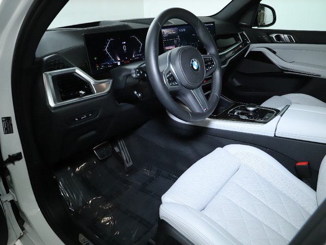 Used 2026 BMW X5 xDrive40i w/ M Sport Package AWD/4WD image 21