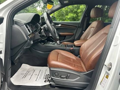 Used 2019 Audi Q5 2.0T Premium w/ Convenience Package AWD/4WD image 19