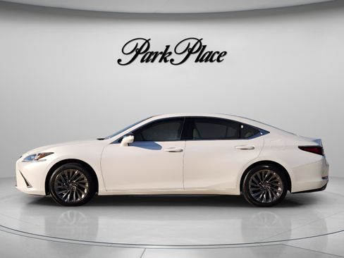 Used 2024 Lexus ES 350 350 Luxury w/ Technology Package image 2