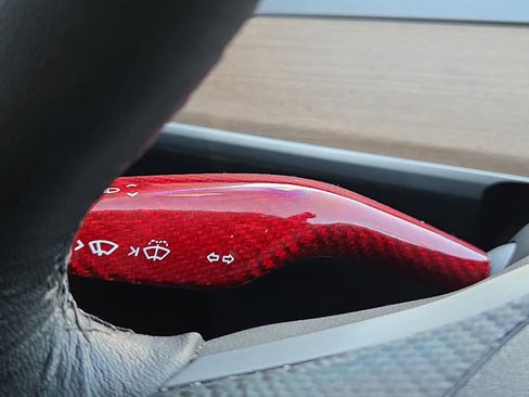 Used 2022 Tesla Model Y Performance image 28