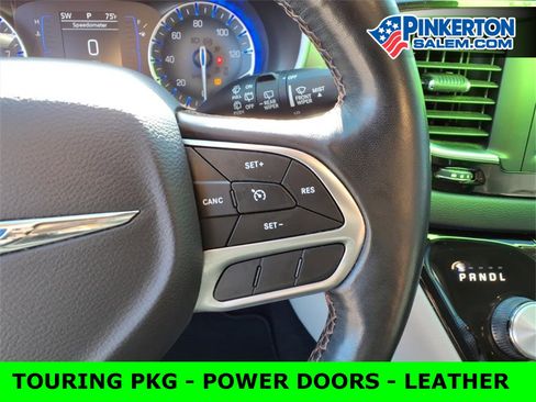Used 2020 Chrysler Pacifica Touring-L image 22