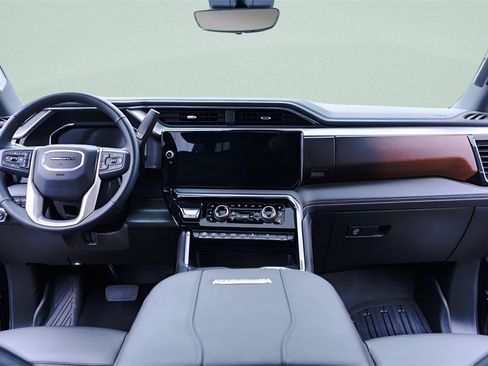 Used 2025 GMC Sierra 2500 Denali w/ Denali Reserve Package image 9