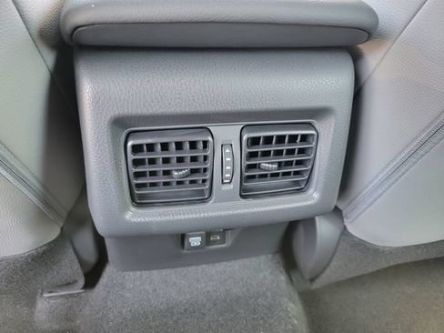 New 2026 Toyota Camry Hybrid FWD image 18