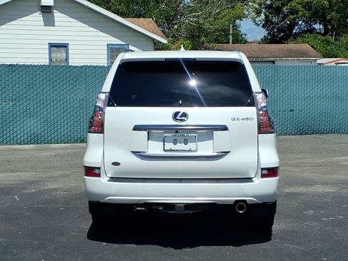 Used 2022 Lexus GX 460 Premium w/ Premium Package AWD/4WD image 4