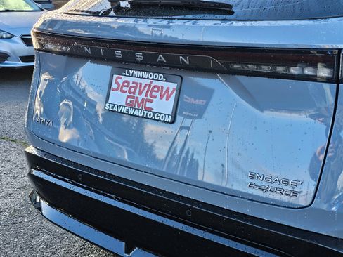 Used 2023 Nissan Ariya AWD image 13