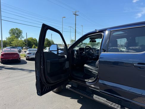 Used 2025 Ford F250 Lariat w/ Lariat Ultimate Package AWD/4WD image 9