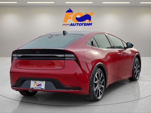 New 2026 Toyota Prius Plug-In Hybrid image 4