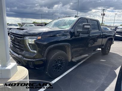 Used 2024 Chevrolet Silverado 2500 LT w/ Midnight Edition