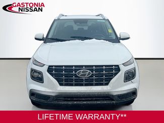 Used 2025 Hyundai Venue SEL video 2