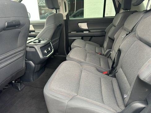 Used 2025 Ford Expedition Active image 18