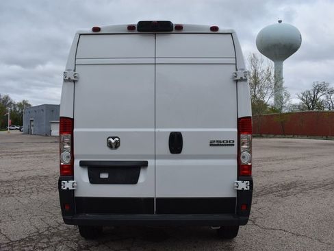 Used 2025 RAM ProMaster 2500 w/ Convenience Group FWD image 7