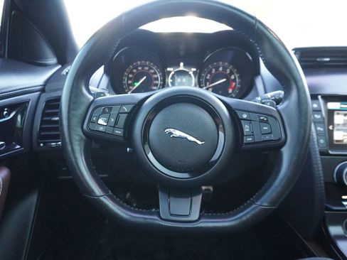 Used 2016 Jaguar F-TYPE Coupe RWD image 13