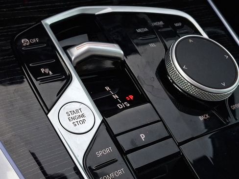 Used 2025 BMW X5 M60i w/ Climate Comfort Package image 11