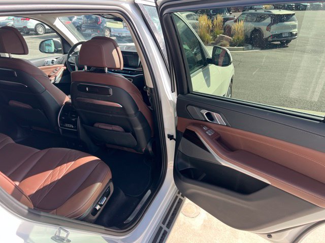 Used 2025 BMW X7 xDrive40i AWD/4WD image 21