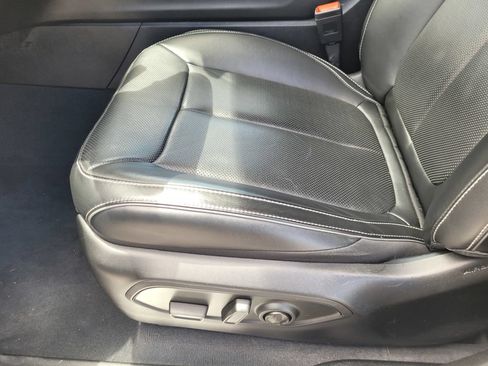Used 2022 Jeep Grand Cherokee Overland w/ MOPAR Finishing Package AWD/4WD image 17