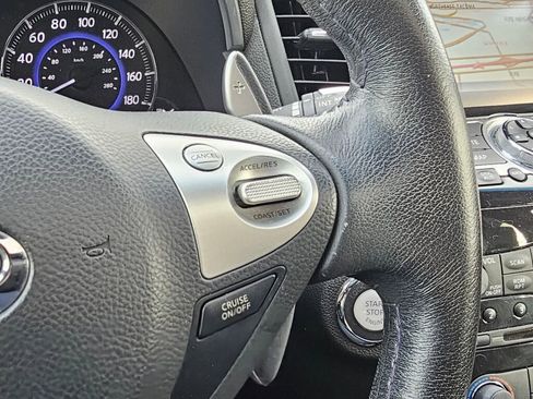 Used 2016 INFINITI QX70 Base w/ Premium Package image 34