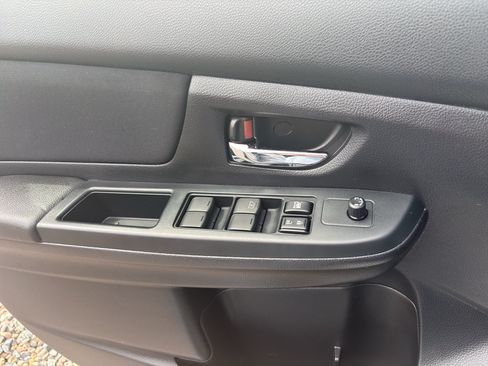 Used 2013 Subaru Crosstrek 2.0i Premium AWD/4WD image 21