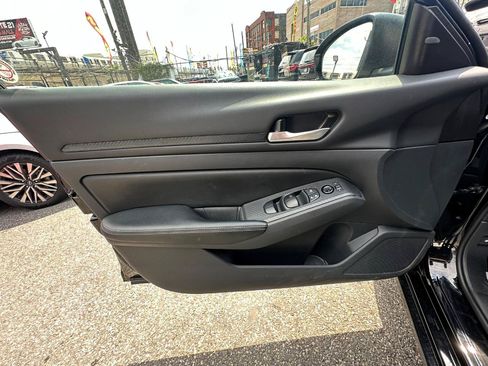 Used 2025 Nissan Altima 2.5 SV FWD image 18