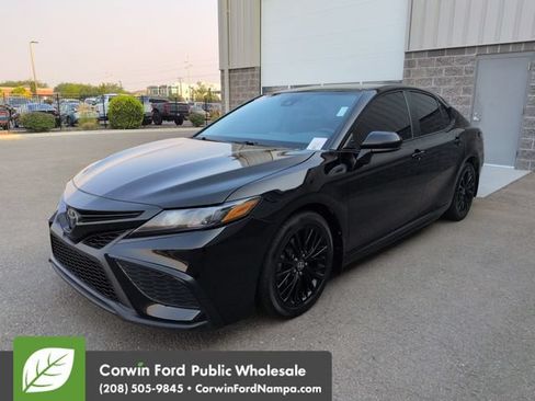 Used 2021 Toyota Camry SE AWD/4WD image 7